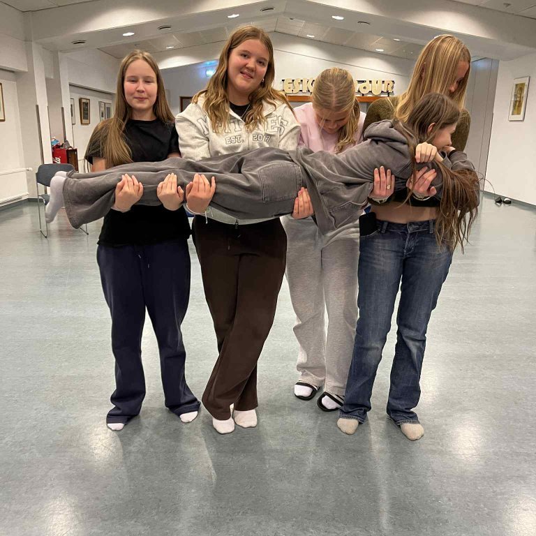 2356cd44-8331-4e33-a649-c028f083fe69