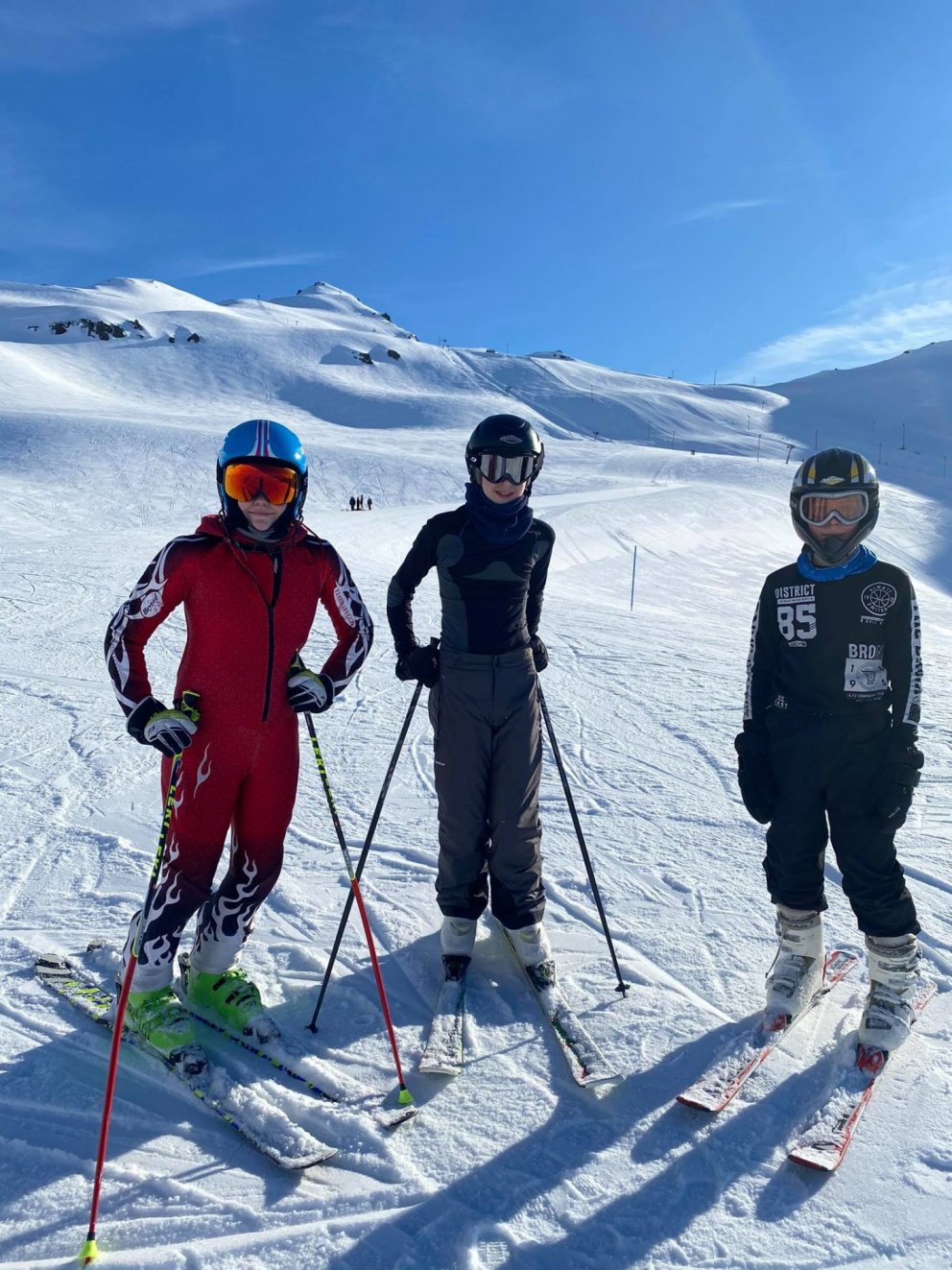 Á skíðum skemmti ég mér tralalala.