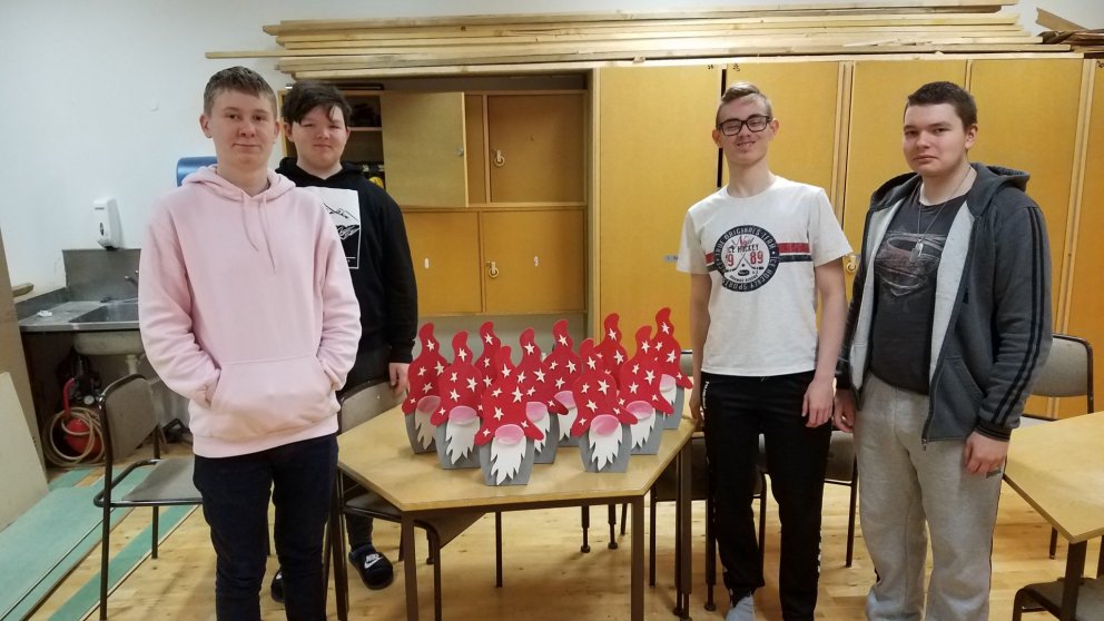 Smíðanemendur gefa jólasveina