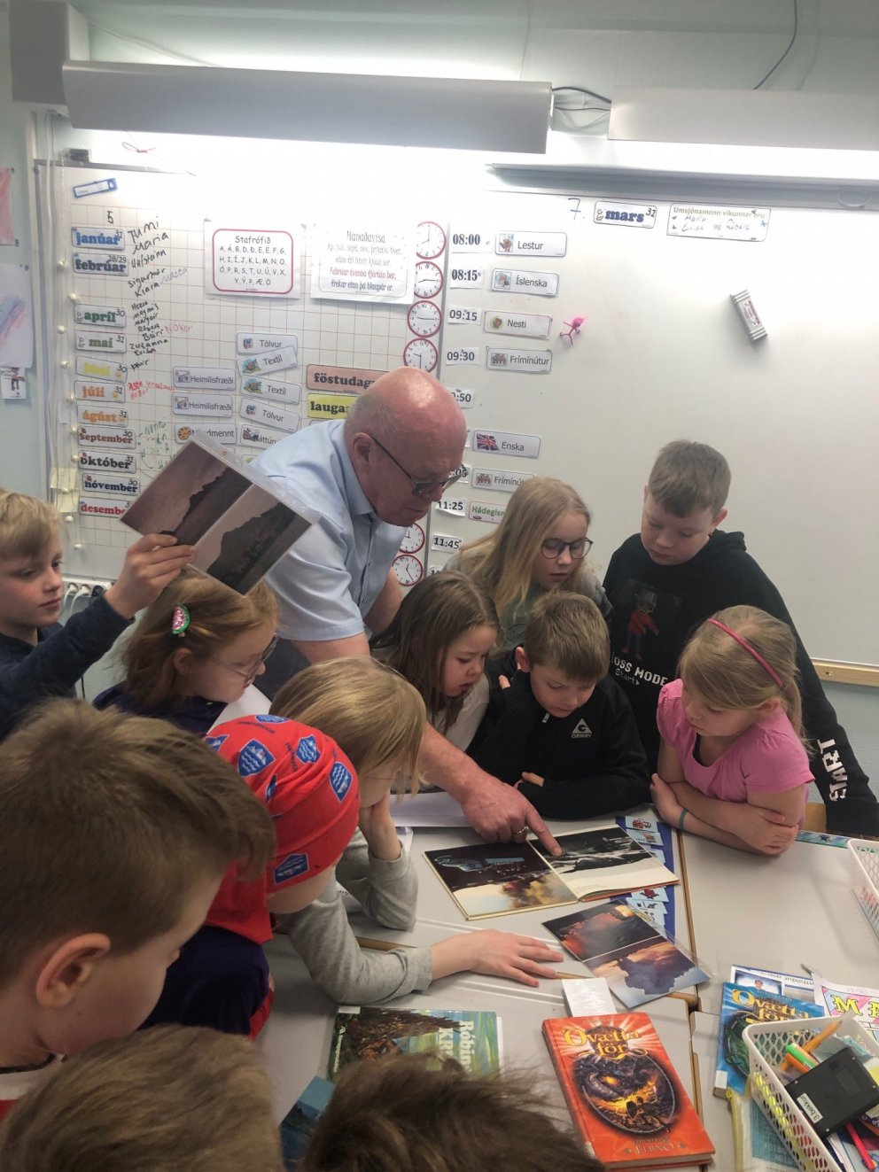 Nemendur í 3. bekk læra um eldgos