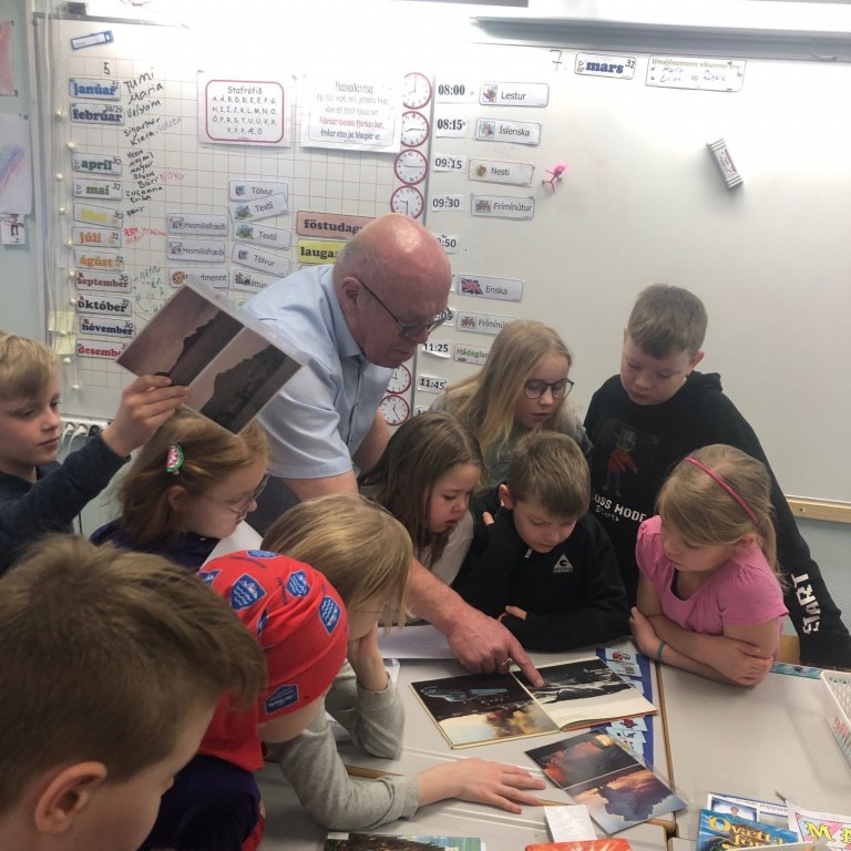 Nemendur í 3. bekk læra um eldgos