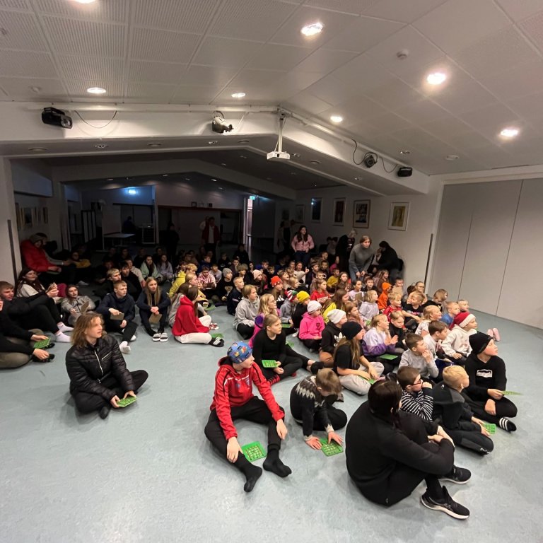 Þemadagar í Eskifjarðarskóla og jóladagskrá þriðjudaginn 20.desember.