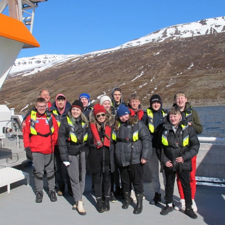 10.bekkur í heimsókn hjá Löxum.